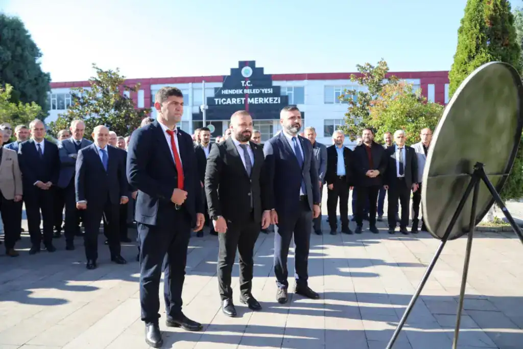 Hendek’te 19 Ekim Muhtarlar Günü Törenle Kutlandı