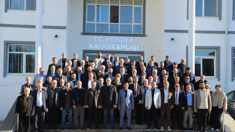 Hendek’te 19 Ekim Muhtarlar Günü Törenle Kutlandı