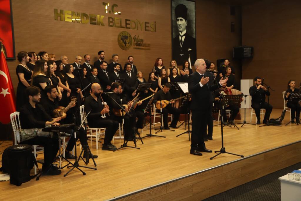 Hendek’te Cumhuriyet Coşkusu Türkülerle Kutlandı
