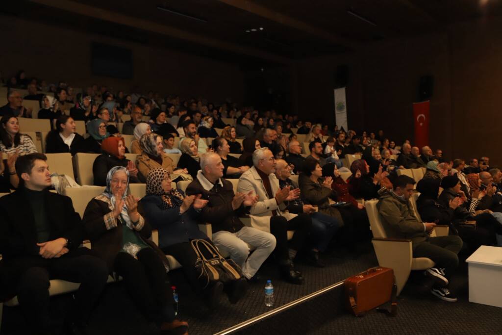 Hendek’te Cumhuriyet Coşkusu Türkülerle Kutlandı