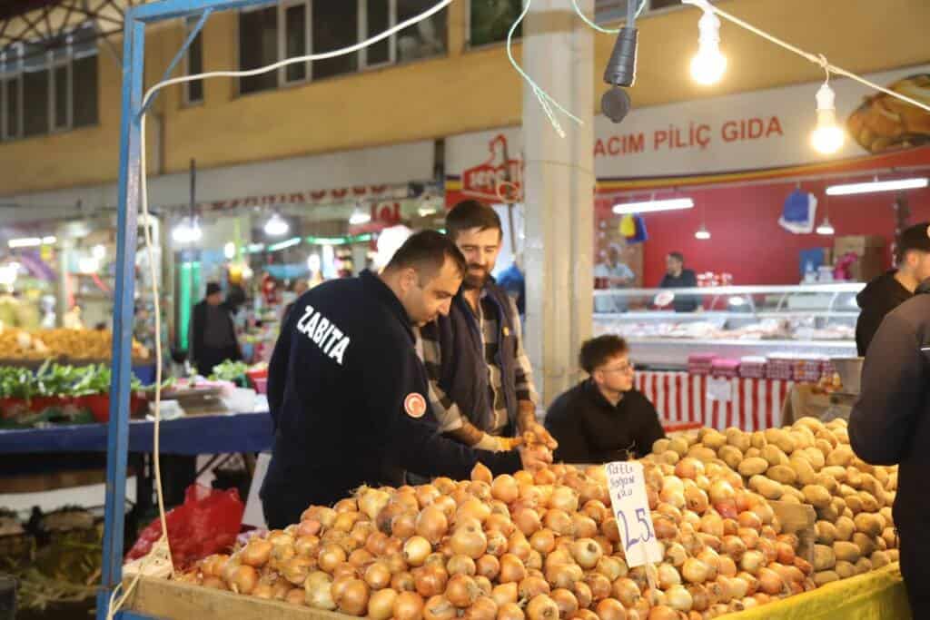Hendek’te Market ve Pazar Yerlerinde Sıkı Denetim