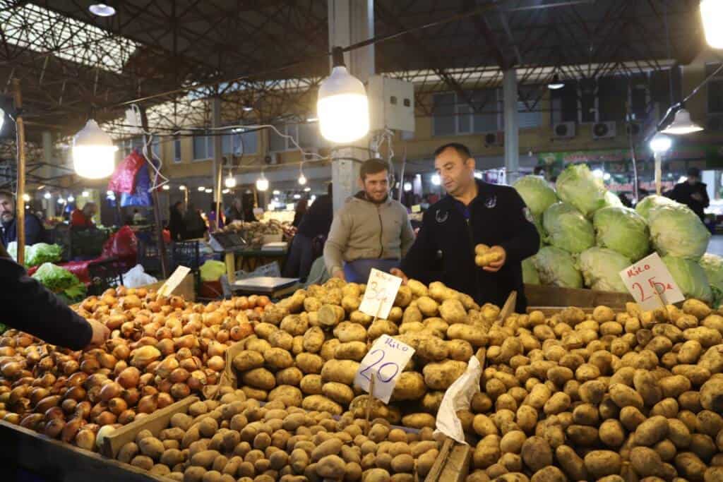 Hendek’te Market ve Pazar Yerlerinde Sıkı Denetim