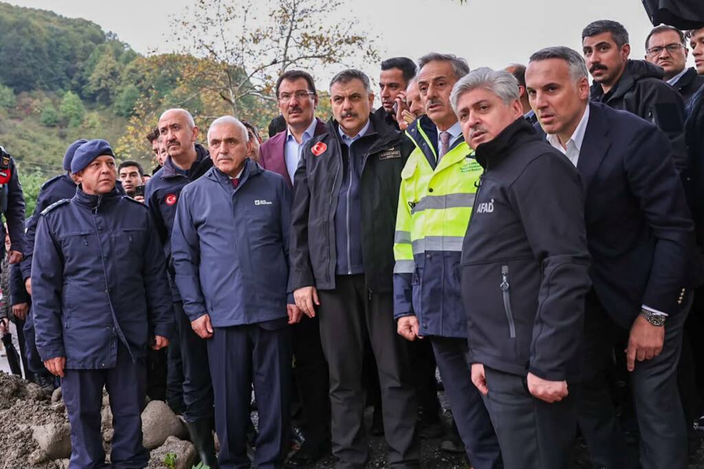 İçişleri Bakanı Sakarya’da sel felaketini inceledi