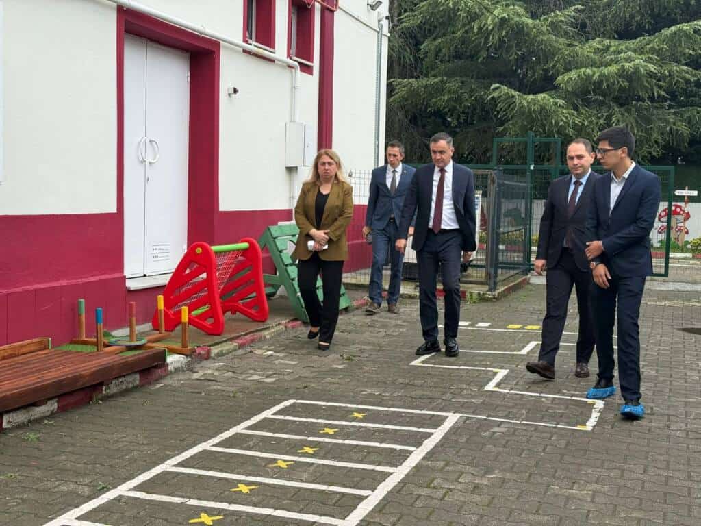 Kaymakam Musa Sarı’dan Okul ve Halk Eğitimi Merkezi Ziyareti