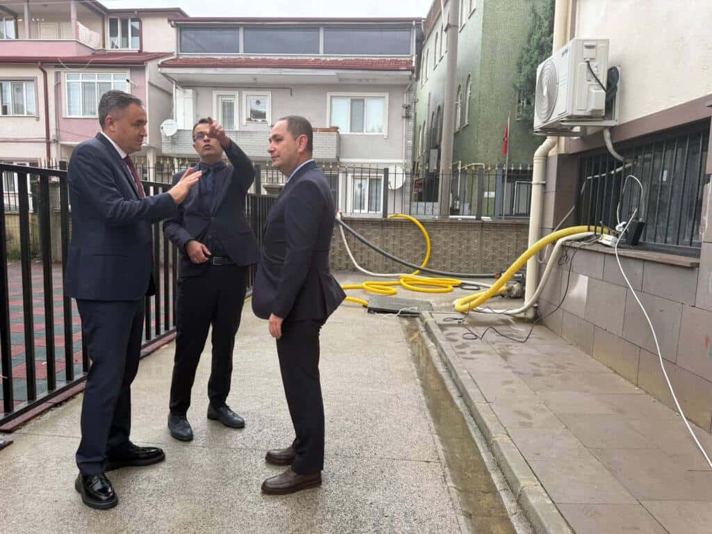 Kaymakam Musa Sarı’dan Okul ve Halk Eğitimi Merkezi Ziyareti