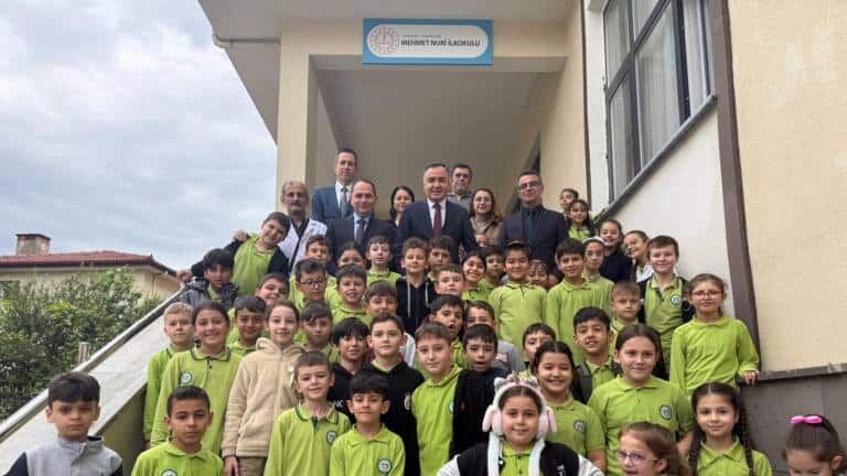 Kaymakam Musa Sarı’dan Okul ve Halk Eğitimi Merkezi Ziyareti