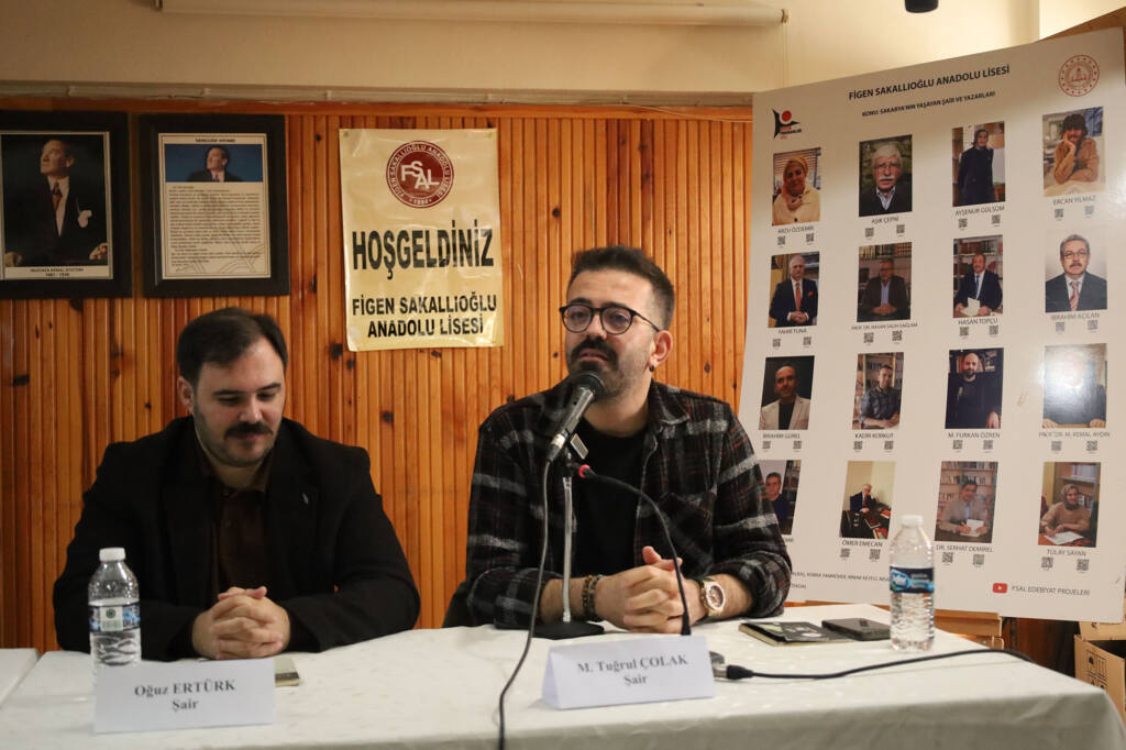 Şairler Liselerde Öğrencilerle Şiir Paylaştı