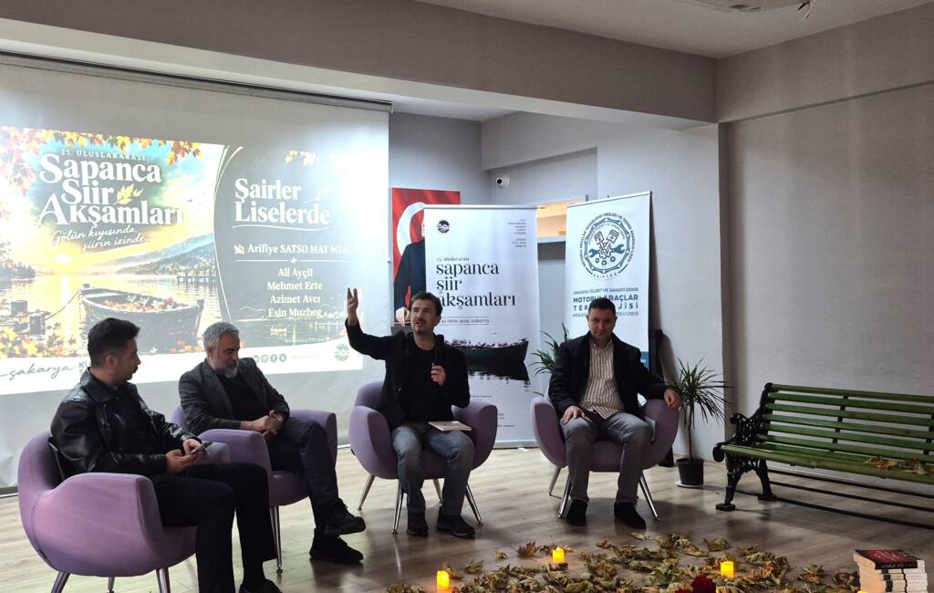 Şairler Liselerde Öğrencilerle Şiir Paylaştı