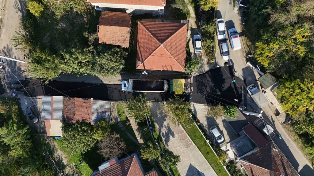 Sakarya Büyükşehir Hacımercan’da Asfalt Çalışması Yapıyor