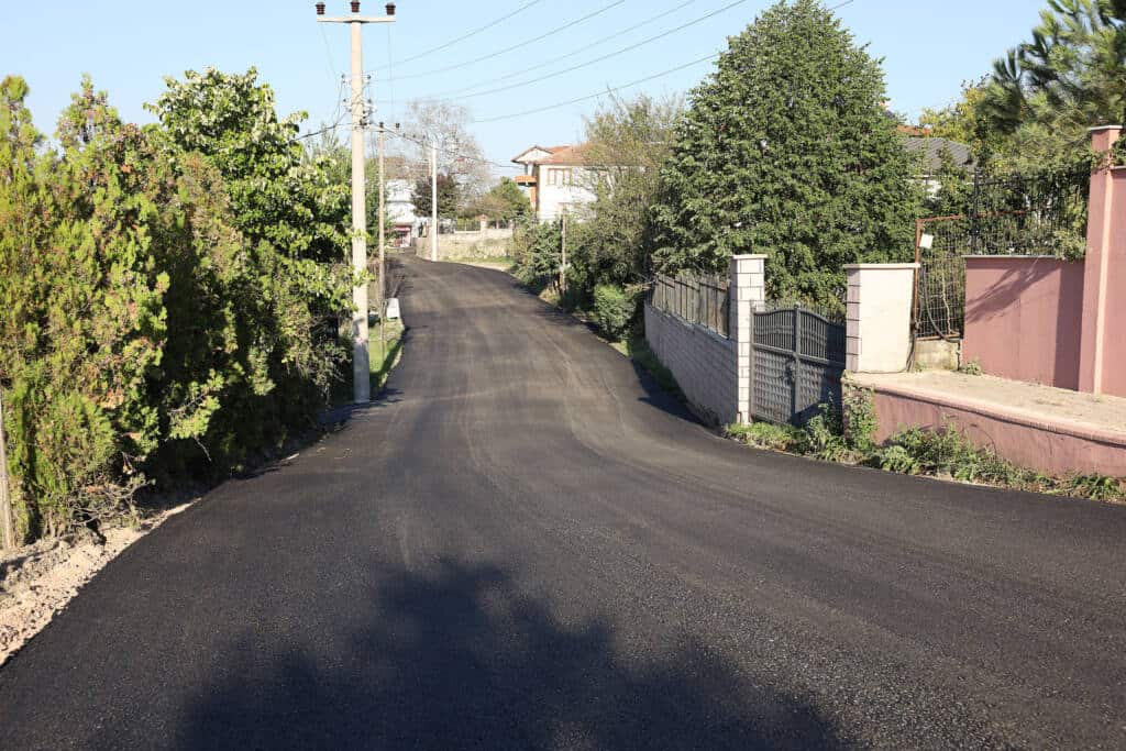 Sakarya Büyükşehir Hacımercan’da Asfalt Çalışması Yapıyor