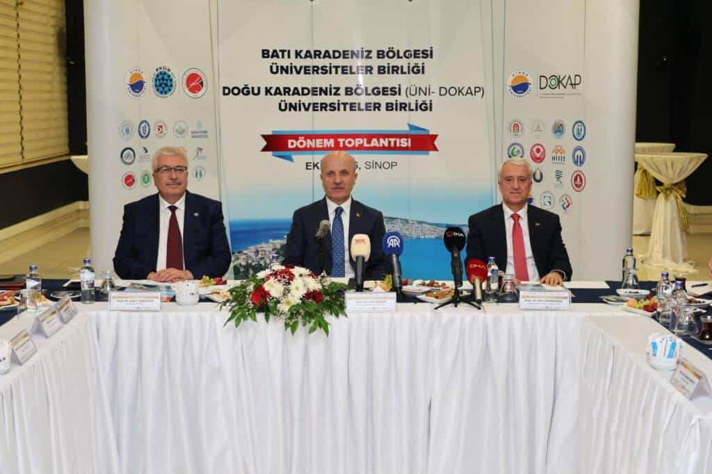 Sakarya Üniversitesi Rektörü Bölgesel Üniversite Toplantısına Katıldı