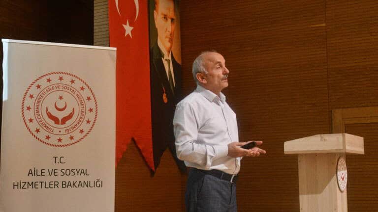 Sakarya Üniversitesi’nde Ergen İletişimi Programı Düzenlendi