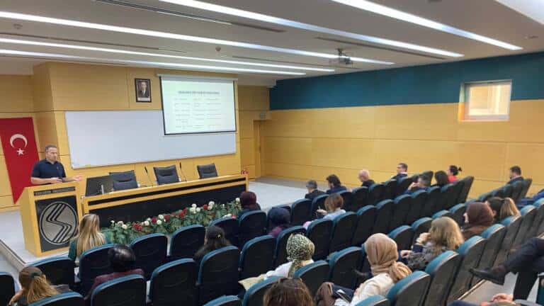 Sakarya Üniversitesinde Kuşaklar Arası İletişim Eğitimi Verildi