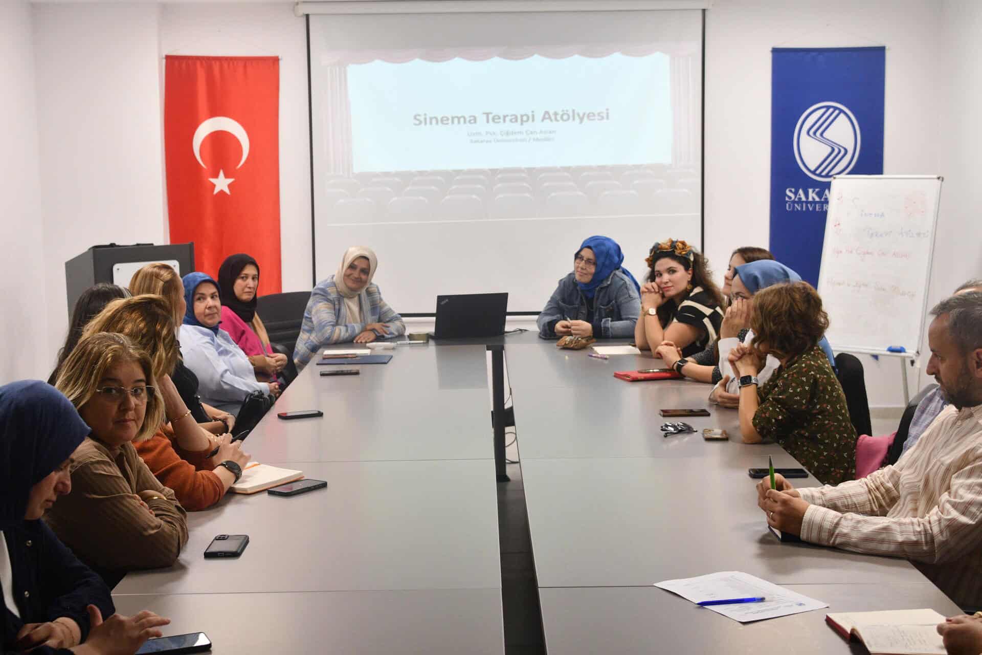 Sakarya Üniversitesinde Sinema Terapi Atölyesi Başladı