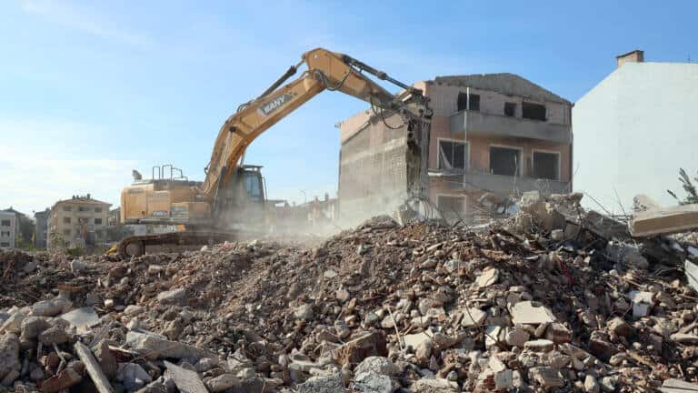 Sakarya’da Kentsel Dönüşümde 45 Yapı Yıkıldı