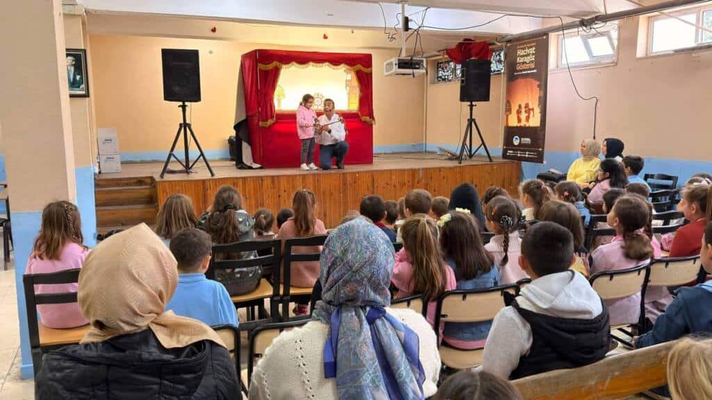 Sakarya’da Miniklere Karagöz ve Hacivat Gösterisi
