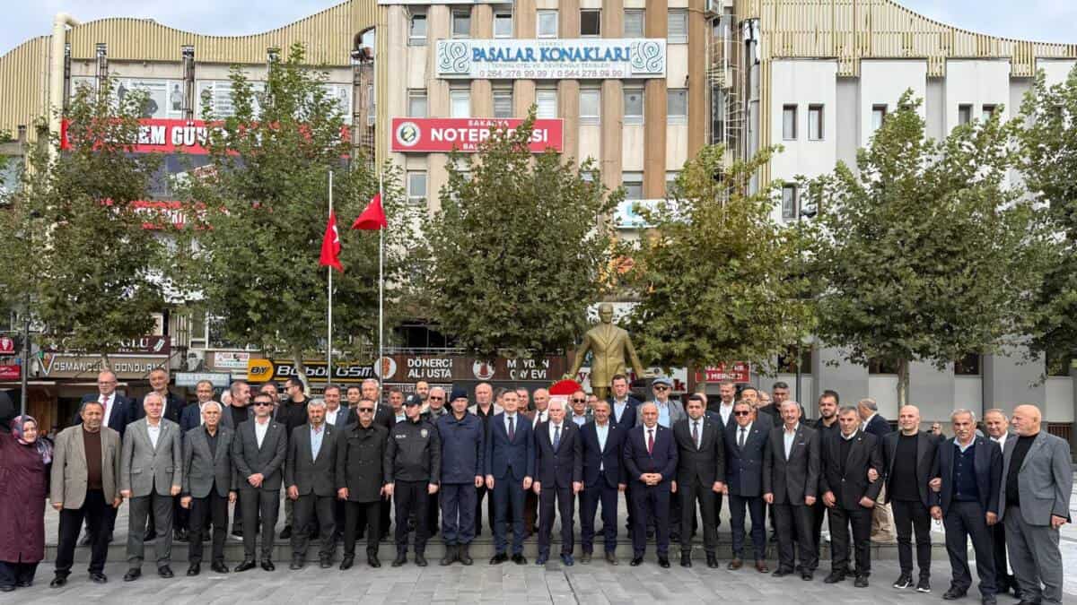 Sakarya’da Muhtarlar Günü Çelenk Töreni Düzenlendi