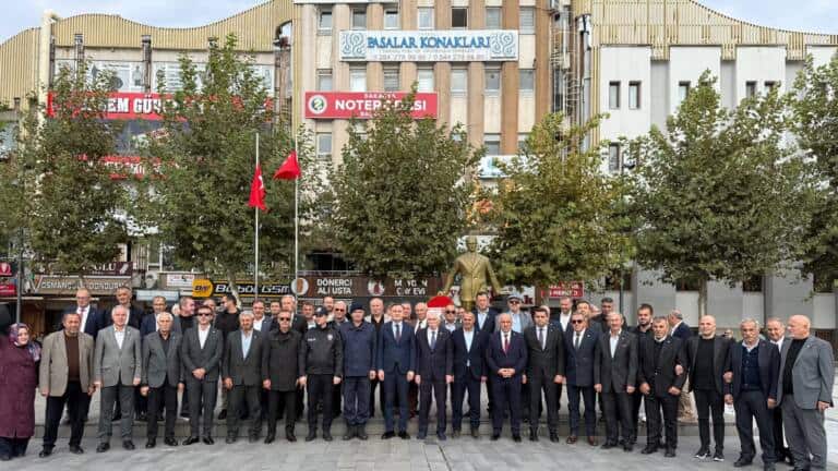 Sakarya’da Muhtarlar Günü Çelenk Töreni Düzenlendi