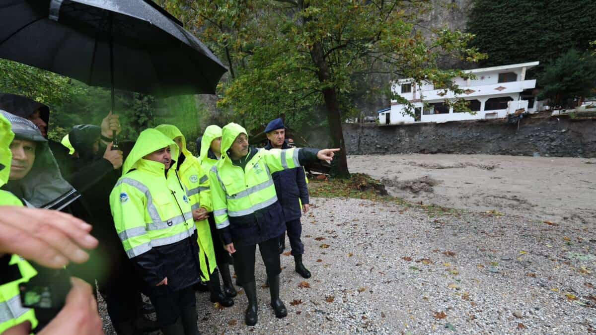 Sakarya’da Sel Bölgesinde Yoğun Çalışma Sürüyor