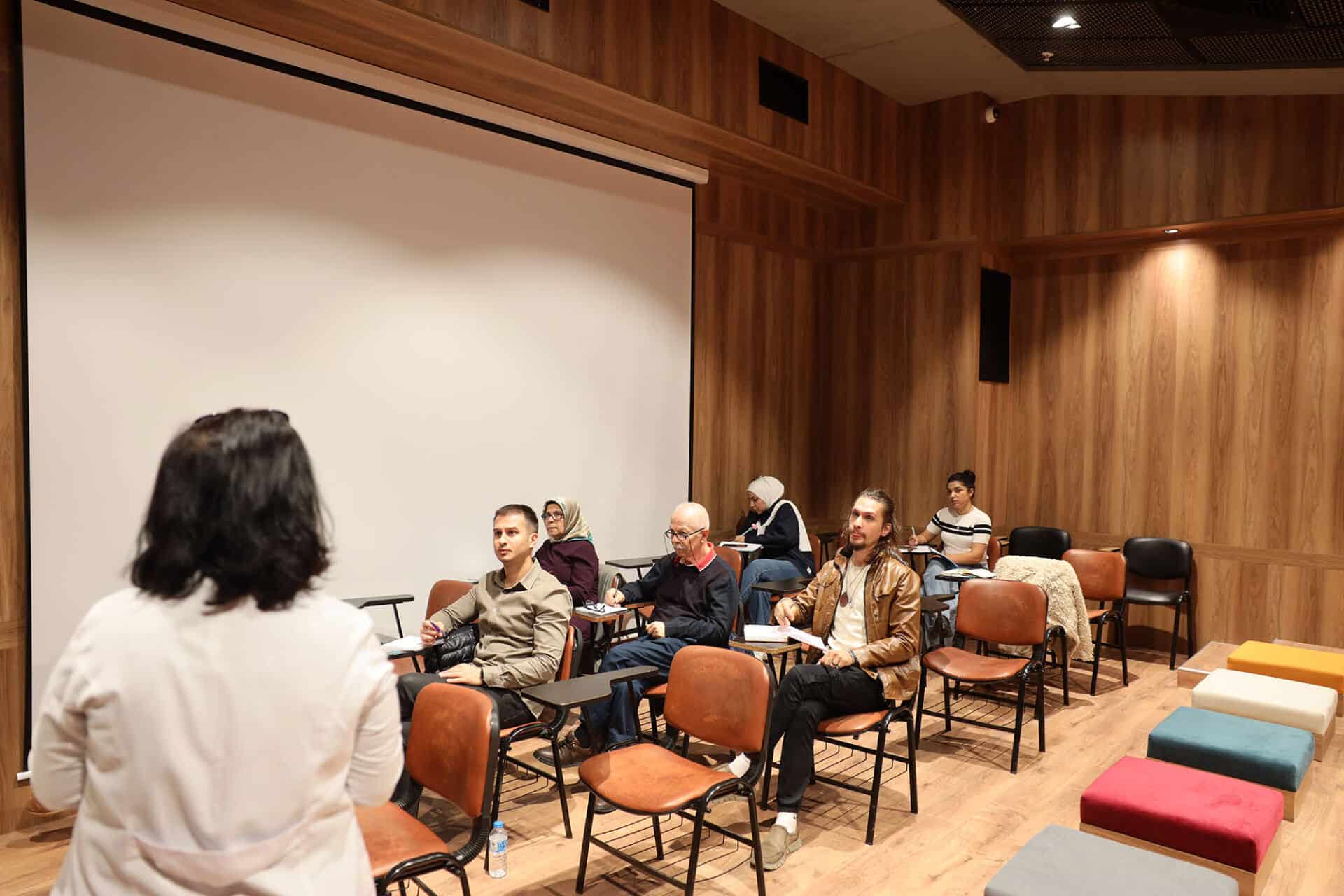 SAMEK’te yeni dönemde İngilizce ve Fransızca kursları başladı