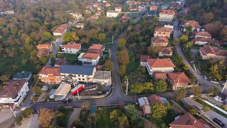 Sapanca Hacımercan Mahallesi yolları yenilendi