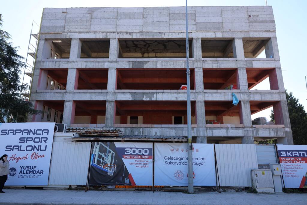 Sapanca Spor Salonu Projesinde Kaba İnşaat Tamamlandı