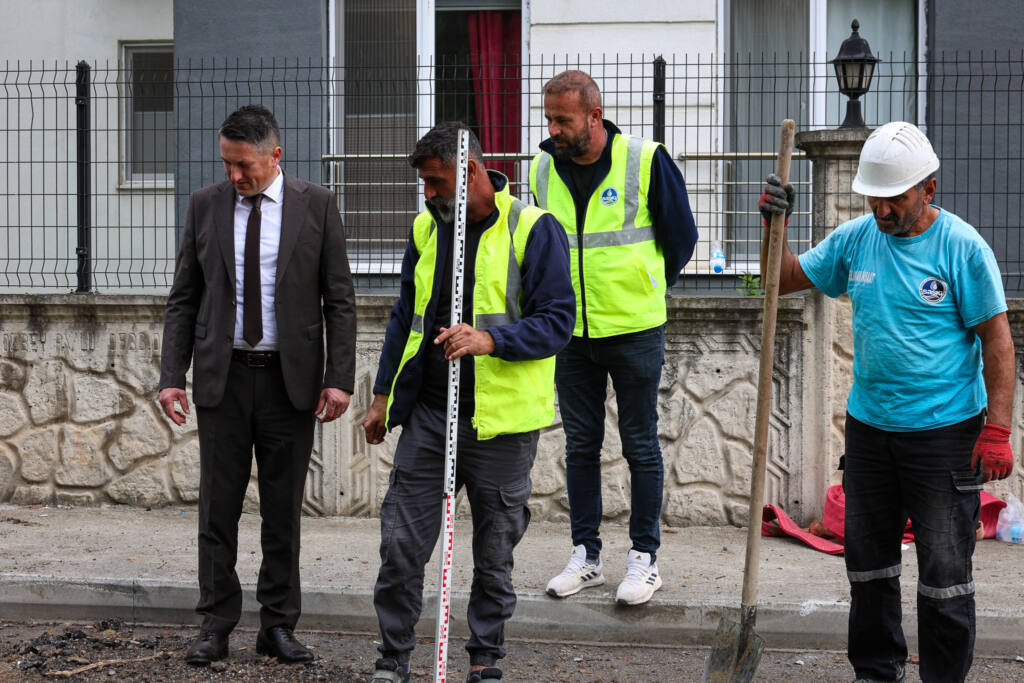 SASKİ Adapazarı’nda yeni yağmur suyu hattı kuruyor