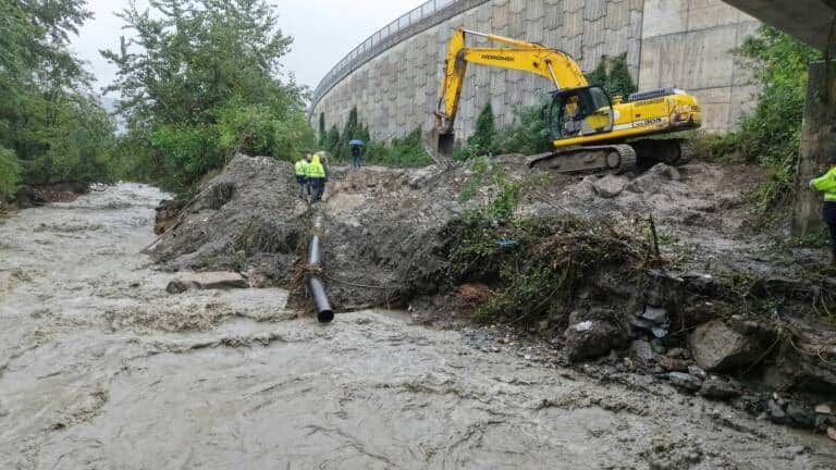 SASKİ heyelan sonrası altyapı onarımlarını sürdürüyor