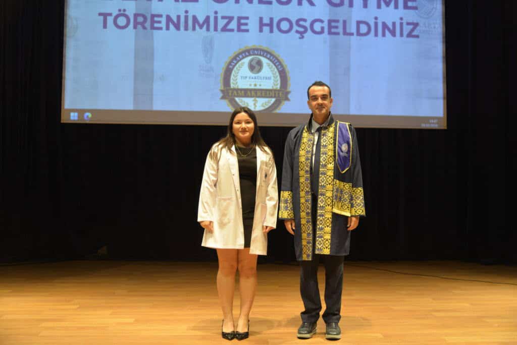 SAU Tıp Fakültesi Öğrencileri Beyaz Önlüklerini Giydi