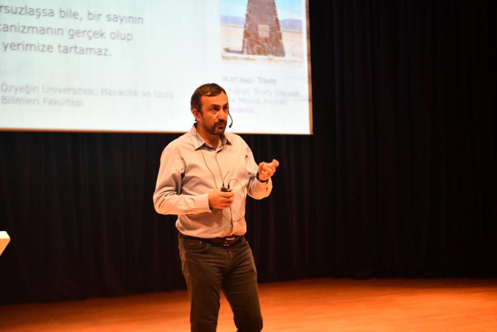SAU’da Yapay Zeka ve Temel Bilimler Konulu Açılış Dersi