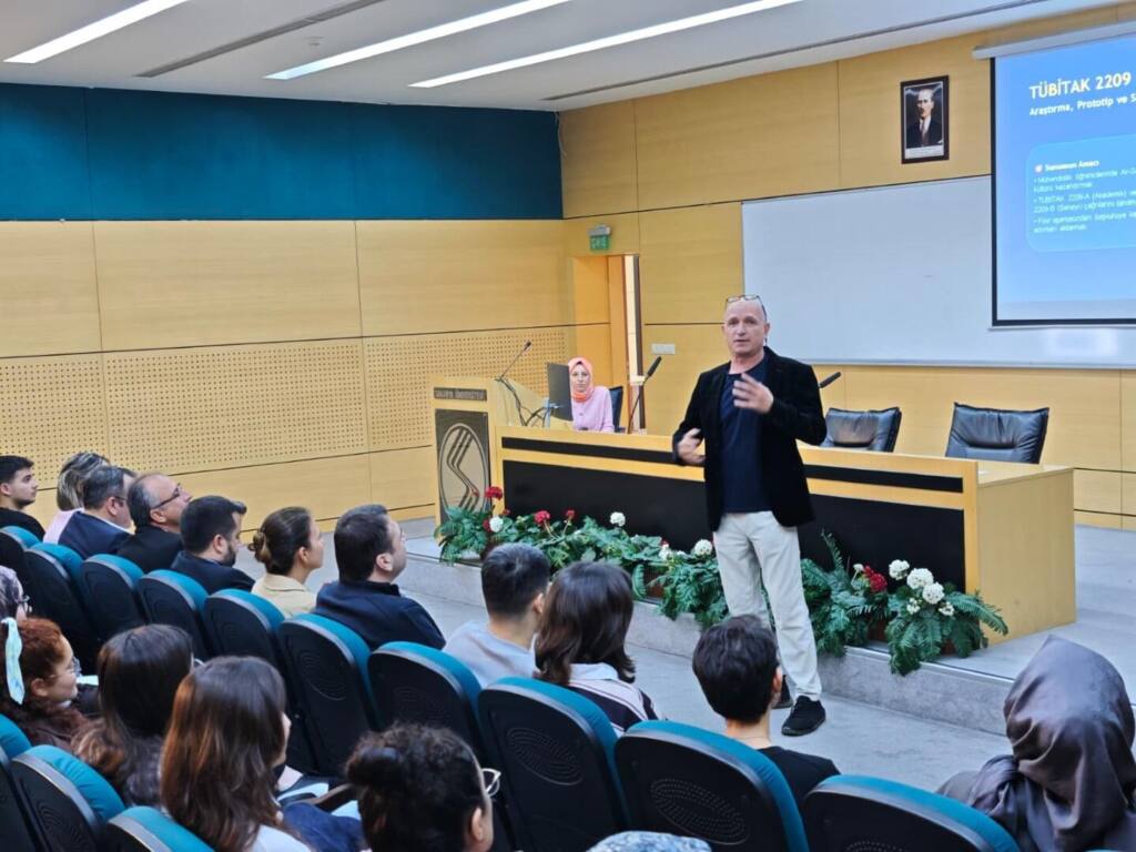 SAÜ’de TÜBİTAK 2209 Projeleri Eğitimi Düzenlendi