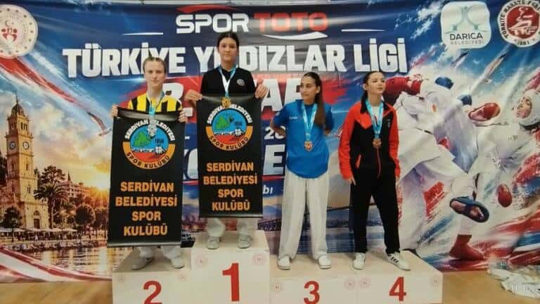 Serdivan Karate Takımı 25 Madalya Kazandı