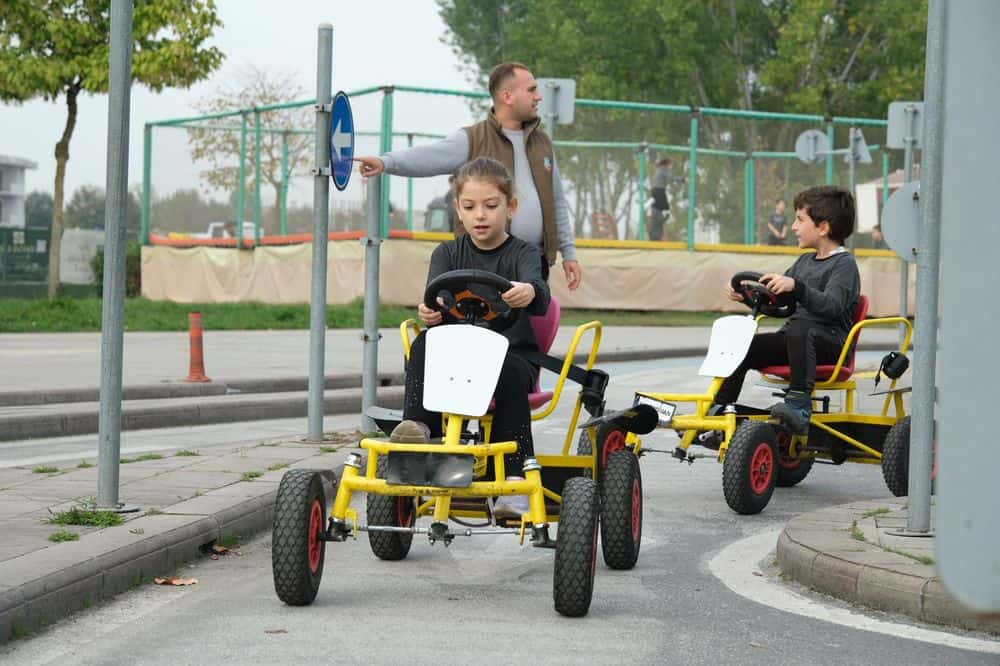 Serdivan Trafik Park’ta Miniklere Uygulamalı Trafik Eğitimi