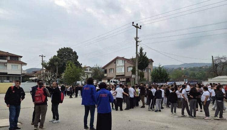 Serdivan’da Afet Farkındalık Eğitimi ve Tatbikatı Yapıldı