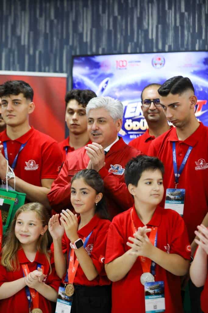 TEKNOFEST’te Dereceye Giren Sakaryalı Öğrenciler Ödüllendirildi