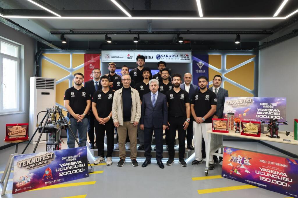 Vali Doğan Sakarya Üniversitesi Milli Teknoloji Atölyesi’ni Ziyaret Etti