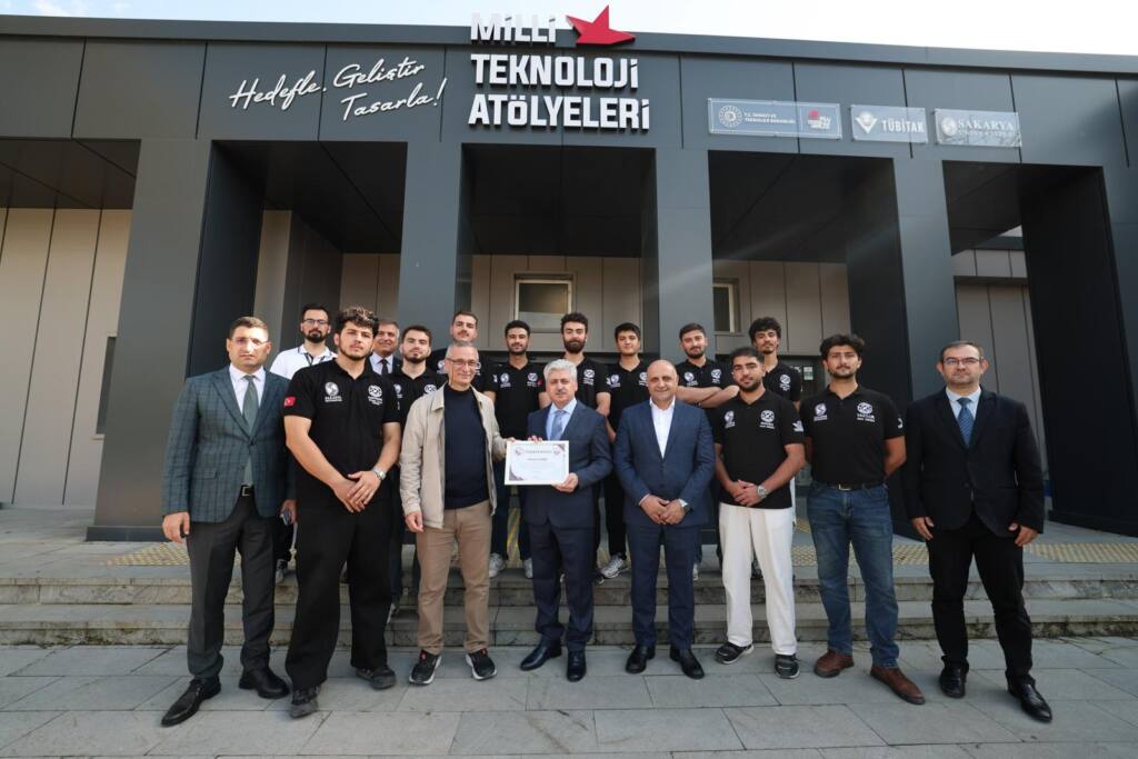 Vali Doğan Sakarya Üniversitesi Milli Teknoloji Atölyesi’ni Ziyaret Etti
