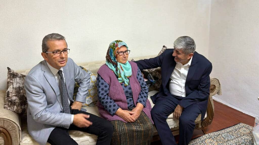 YADEM 1 Ekim Dünya Yaşlılar Günü’nde büyükleri ziyaret etti
