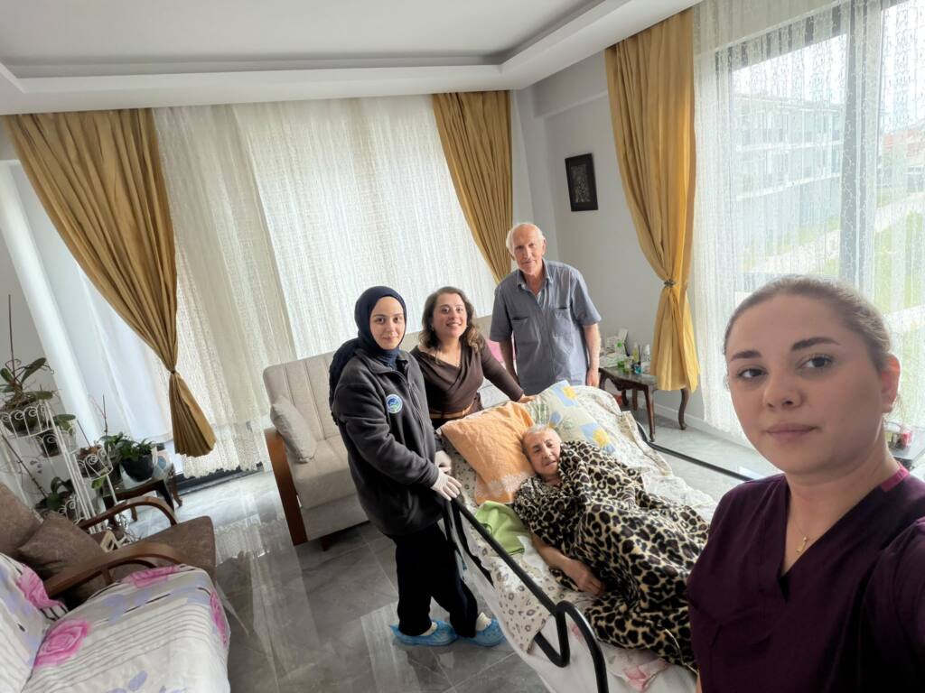 YADEM 1 Ekim Dünya Yaşlılar Günü’nde büyükleri ziyaret etti