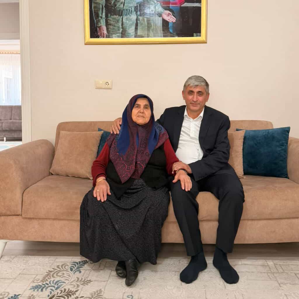 YADEM 1 Ekim Dünya Yaşlılar Günü’nde büyükleri ziyaret etti