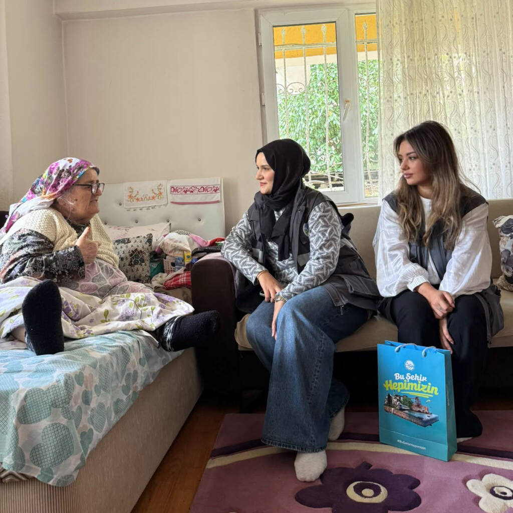 YADEM 1 Ekim Dünya Yaşlılar Günü’nde büyükleri ziyaret etti