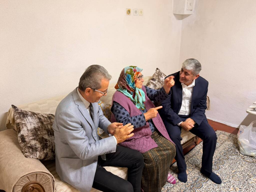 YADEM 1 Ekim Dünya Yaşlılar Günü’nde büyükleri ziyaret etti